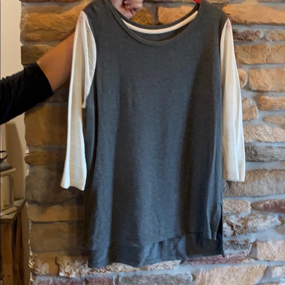 3/4 length sleeve gray tee